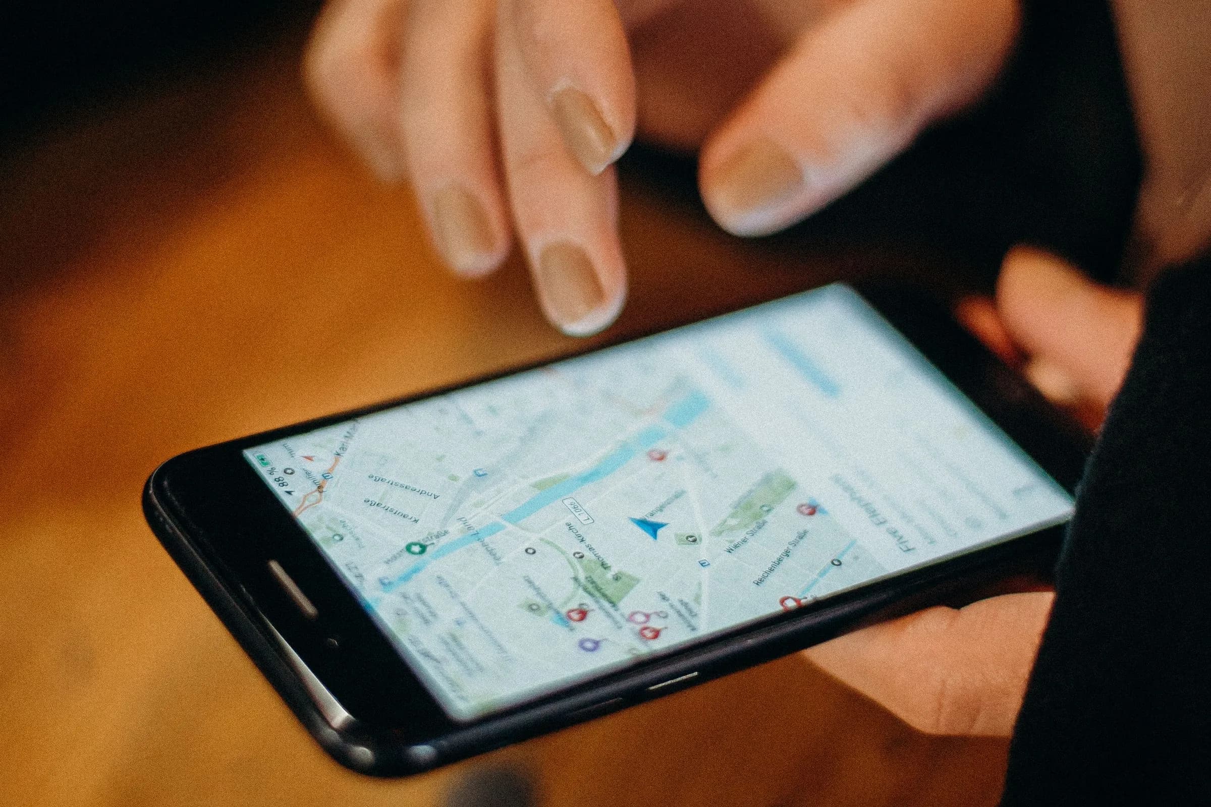 Choosing between a guided and a self-guided bike tour